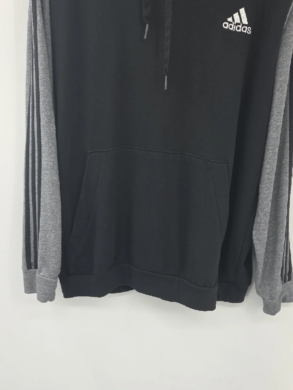 Adidas Men’s Black & Gray Pullover Hoodie with Stripes XL